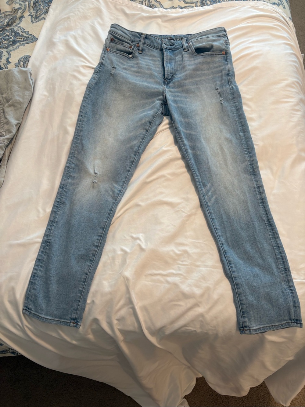 American Eagle Men’s AirFlex Temp Tech Light Blue Athletic Skinny Jeans EUC